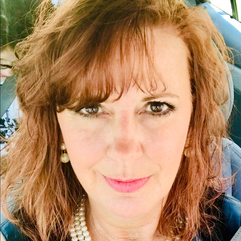Meet your Posher, Jennifer